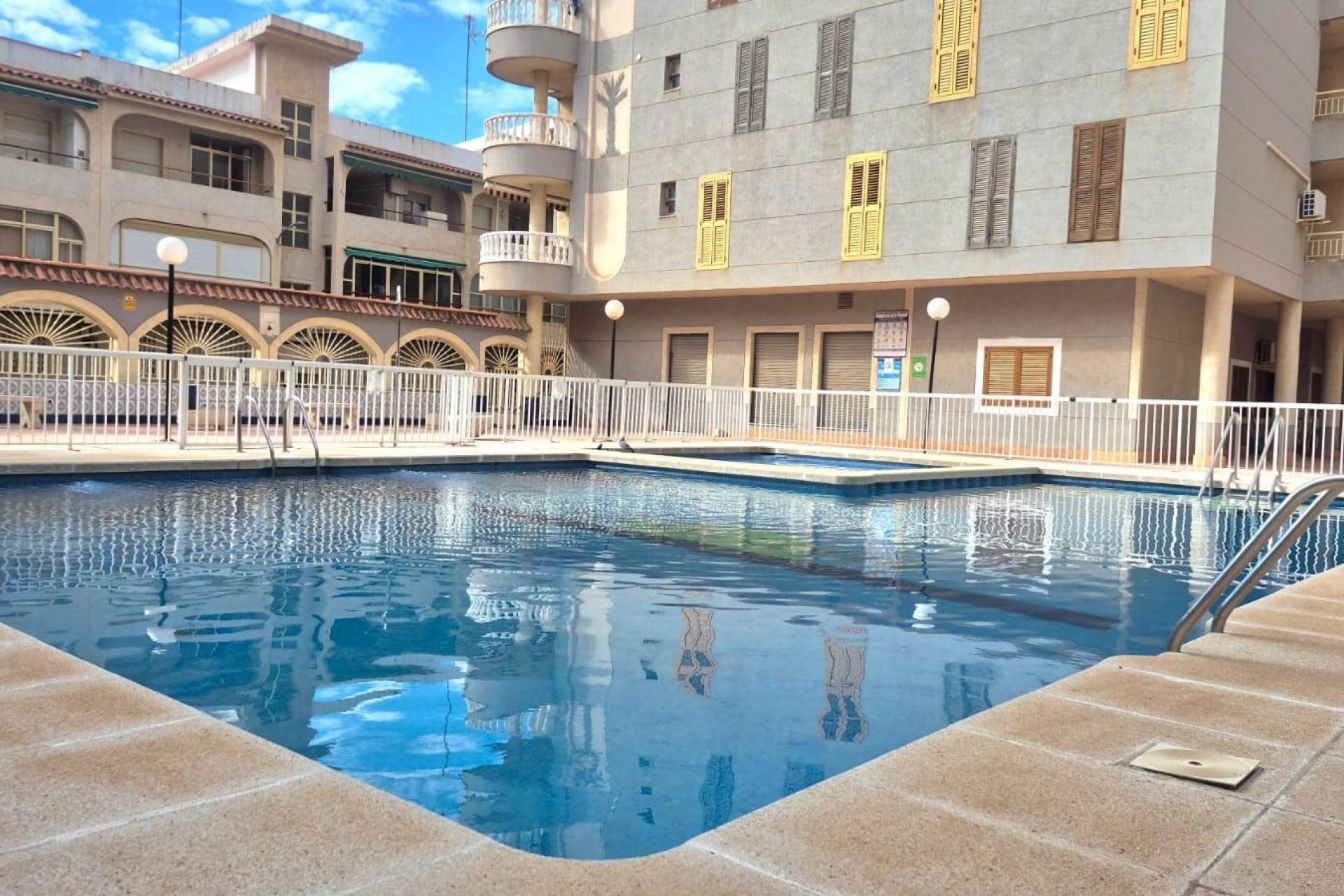 Återförsäljning - Apartment -
Torrevieja - Acequion
