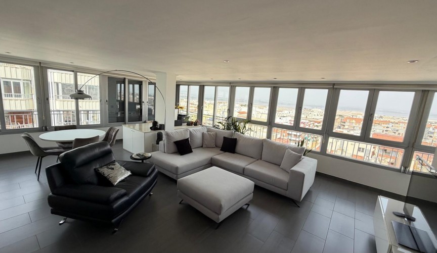 Återförsäljning - Apartment -
Torrevieja - Acequion