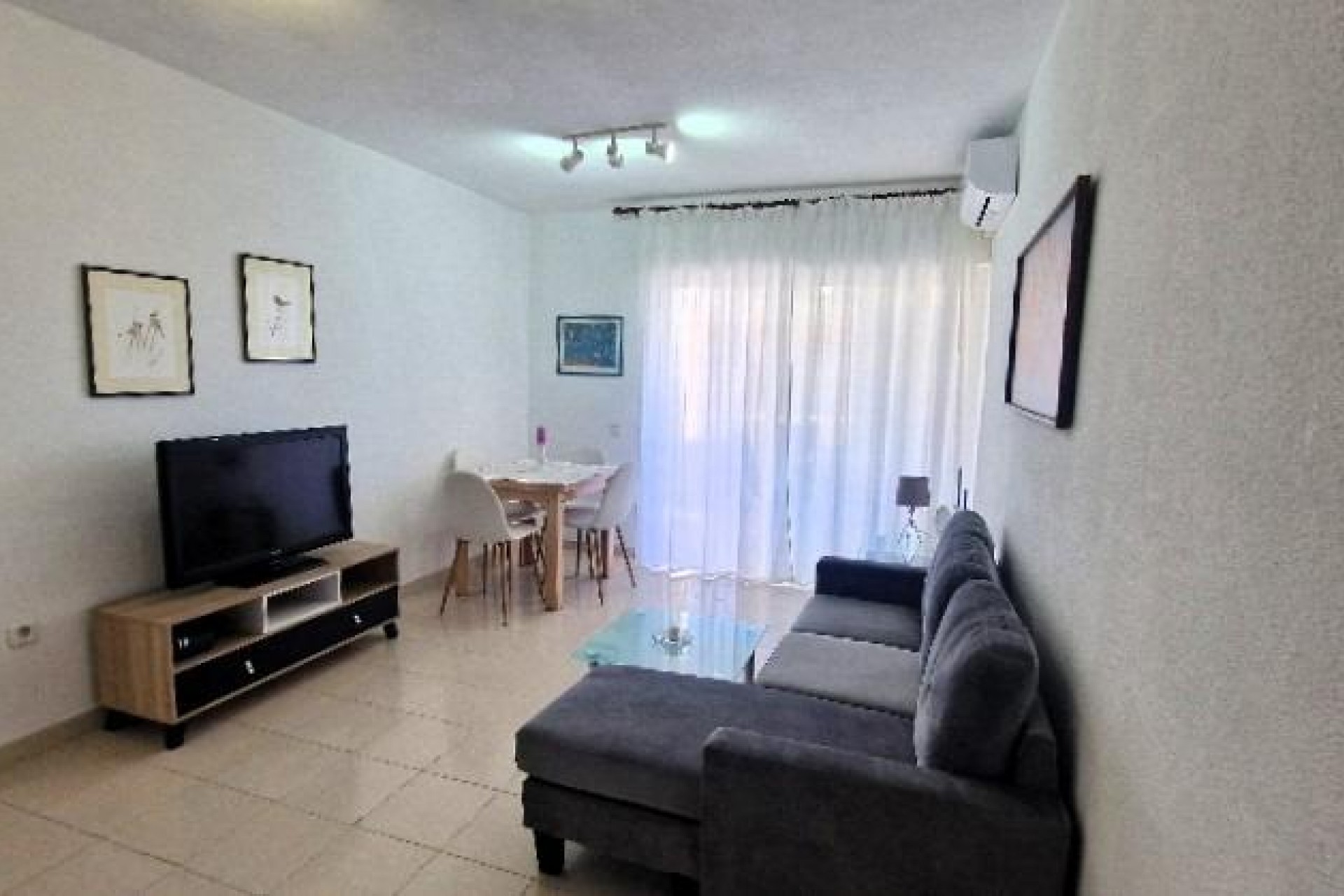 Återförsäljning - Apartment -
Torrevieja - Aguas Nuevas 1