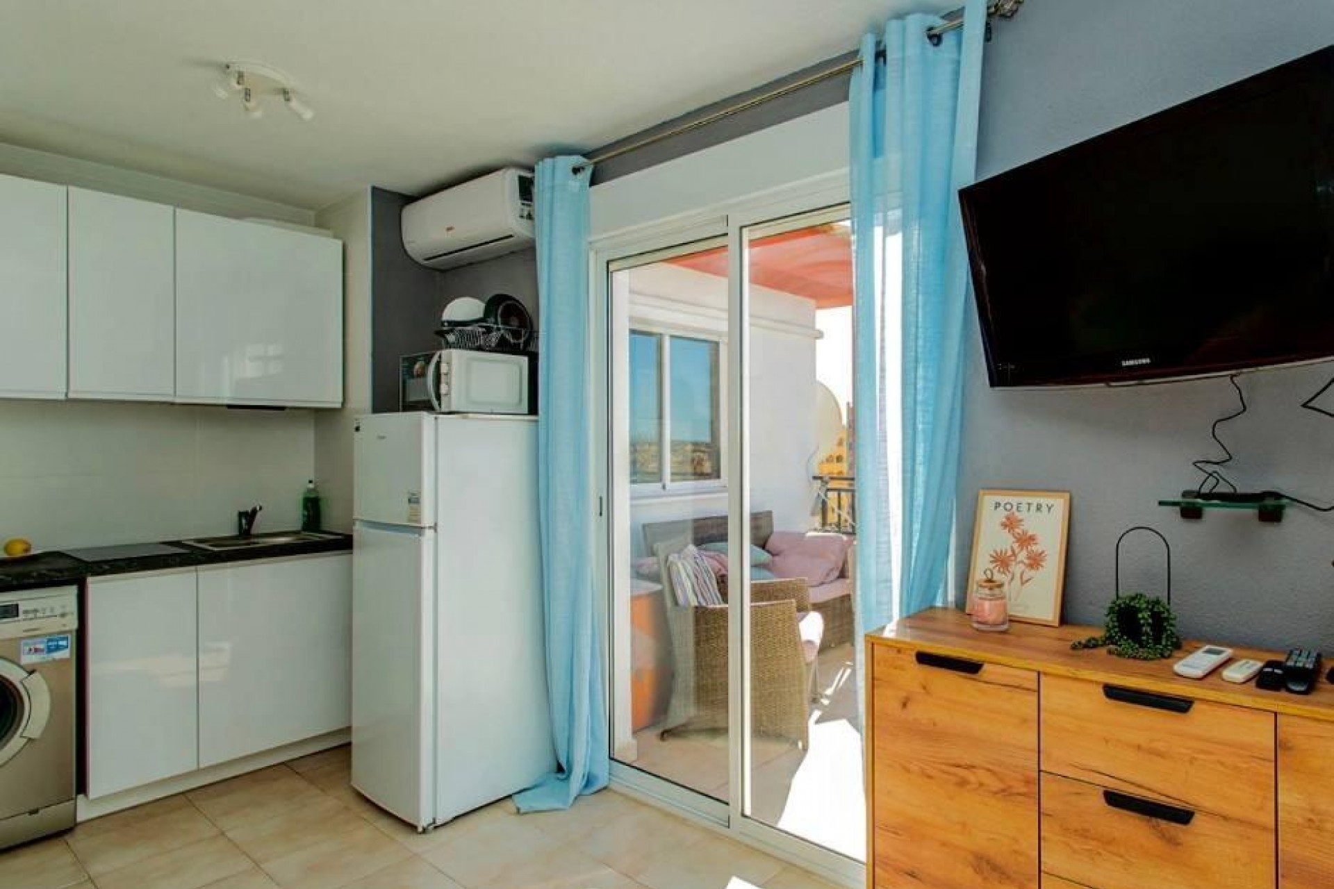 Återförsäljning - Apartment -
Torrevieja - Aguas Nuevas 2