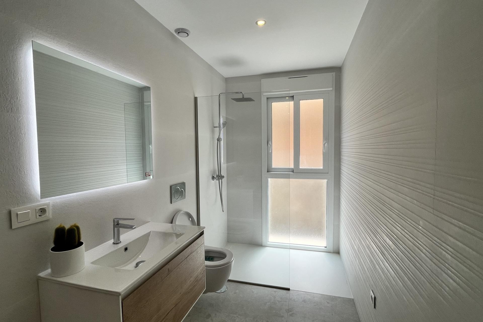 Återförsäljning - Apartment -
Torrevieja - aguas nuevas