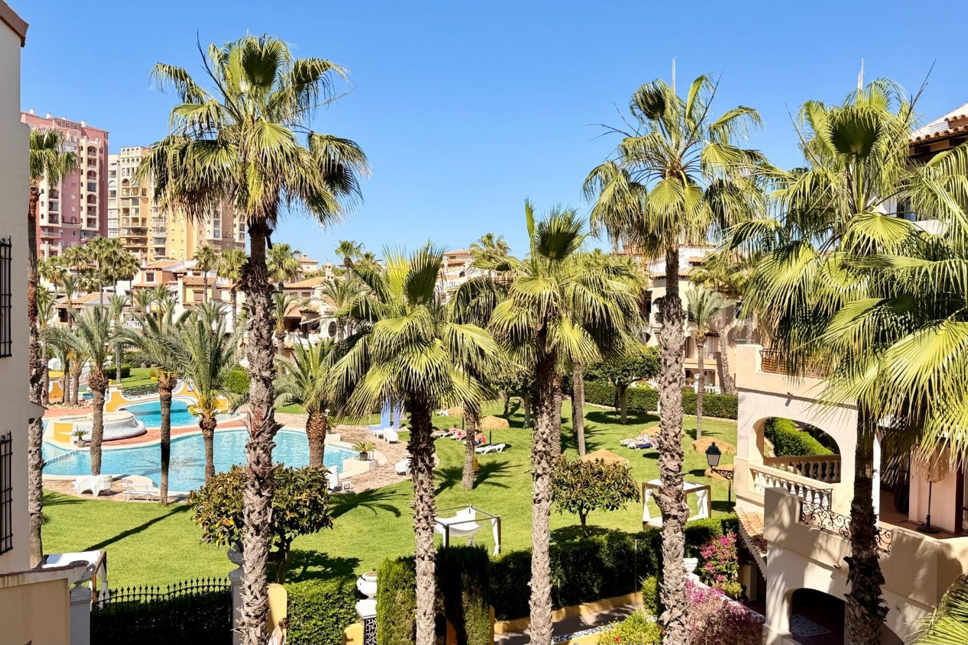Återförsäljning - Apartment -
Torrevieja - Aldea Del Mar