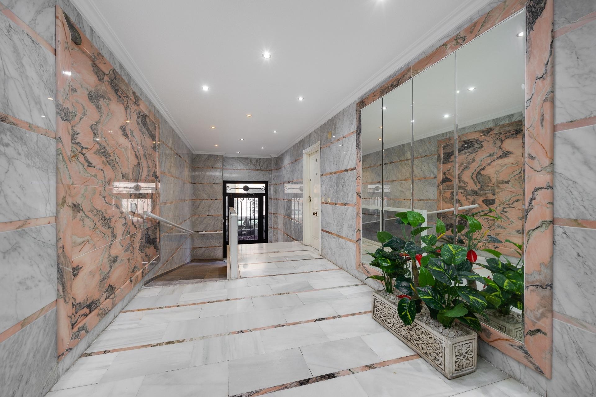 Återförsäljning - Apartment -
Torrevieja - Antonio Machado