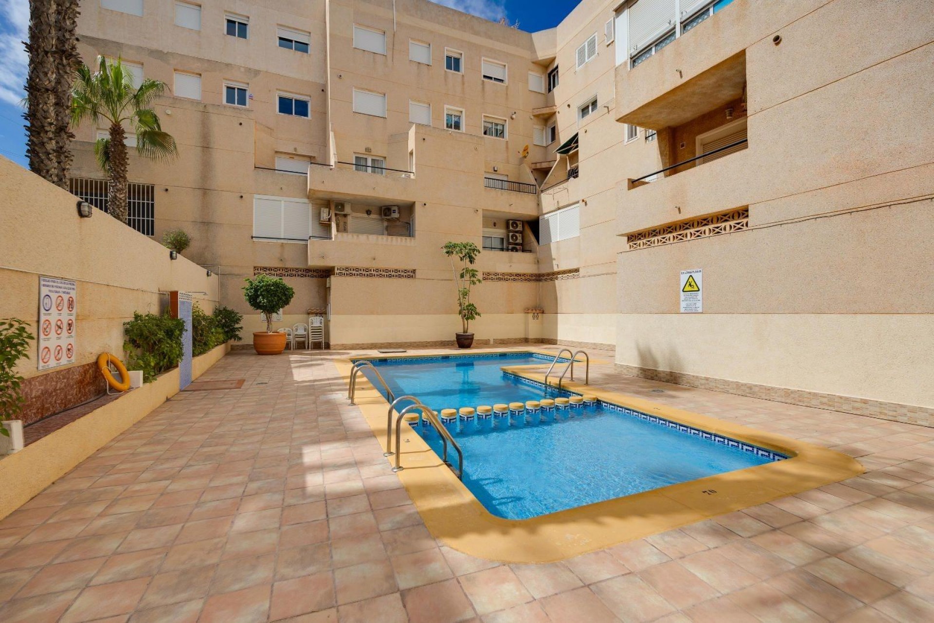 Återförsäljning - Apartment -
Torrevieja - Cabo Cervera
