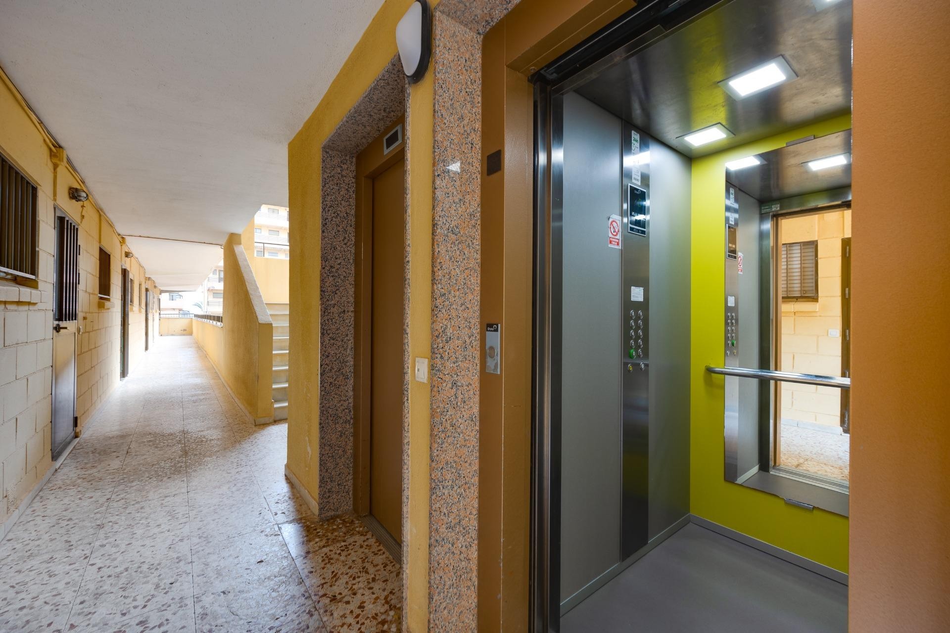 Återförsäljning - Apartment -
Torrevieja - Cabo Cervera