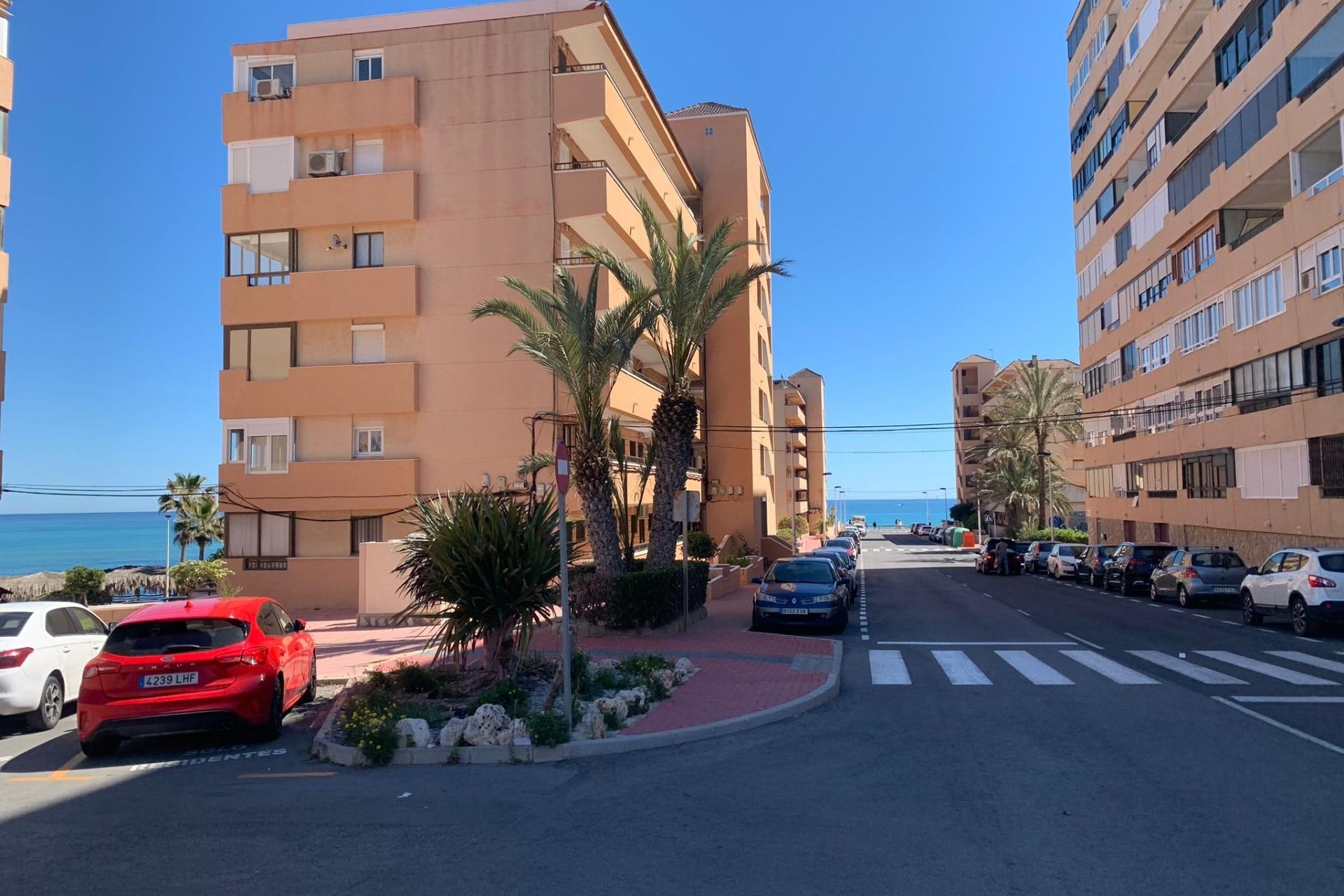 Återförsäljning - Apartment -
Torrevieja - Cabo Cervera