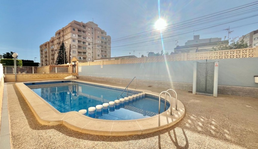 Återförsäljning - Apartment -
Torrevieja - Calas Blanca