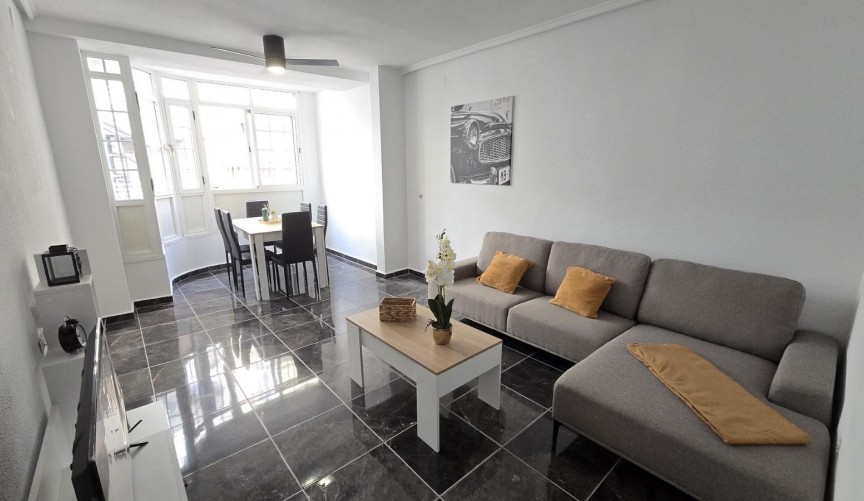 Återförsäljning - Apartment -
Torrevieja - Centro - Muelle Pesquero