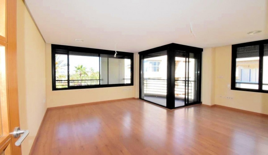 Återförsäljning - Apartment -
Torrevieja - Centro - Muelle Pesquero