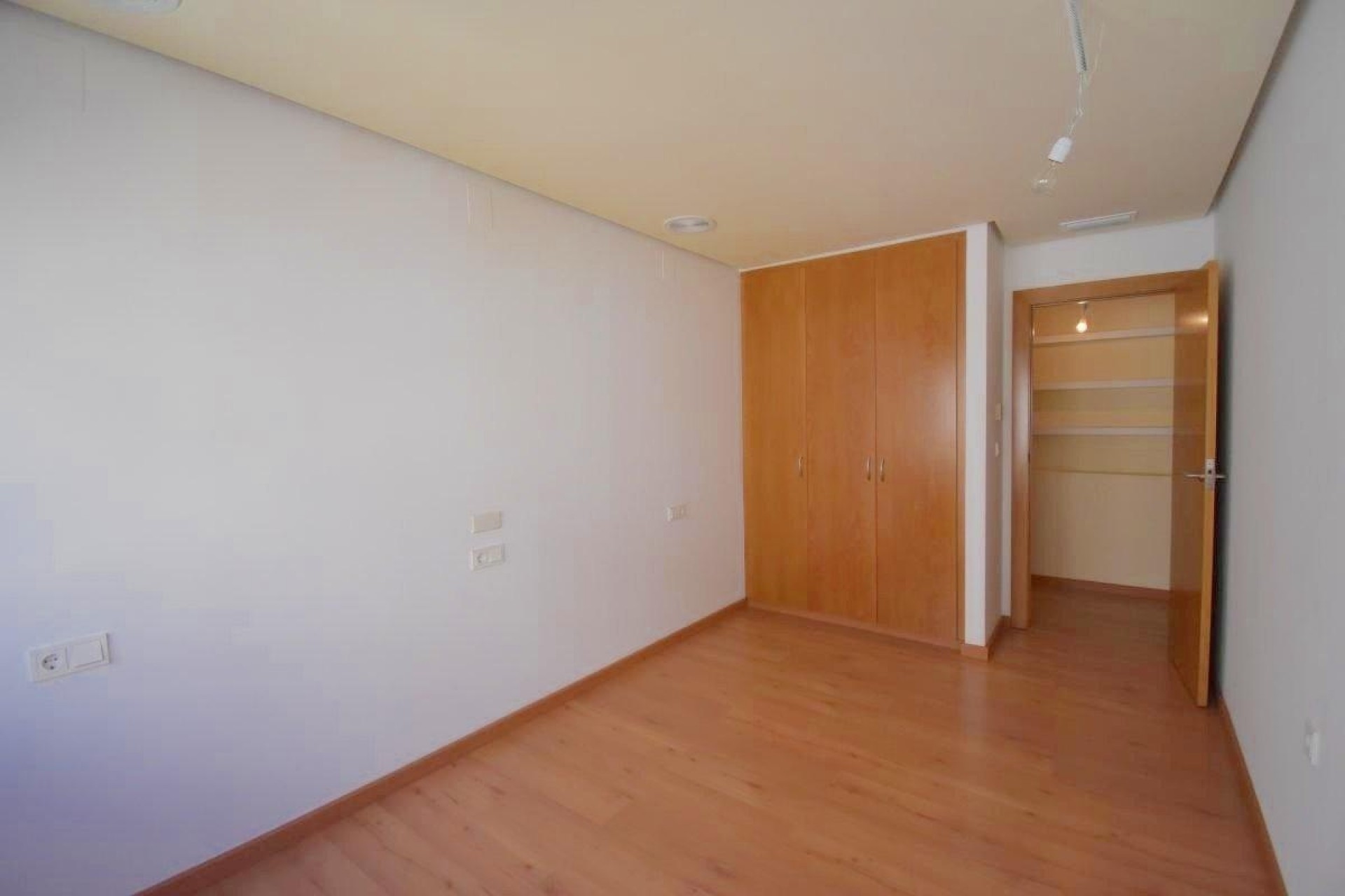 Återförsäljning - Apartment -
Torrevieja - Centro - Muelle Pesquero
