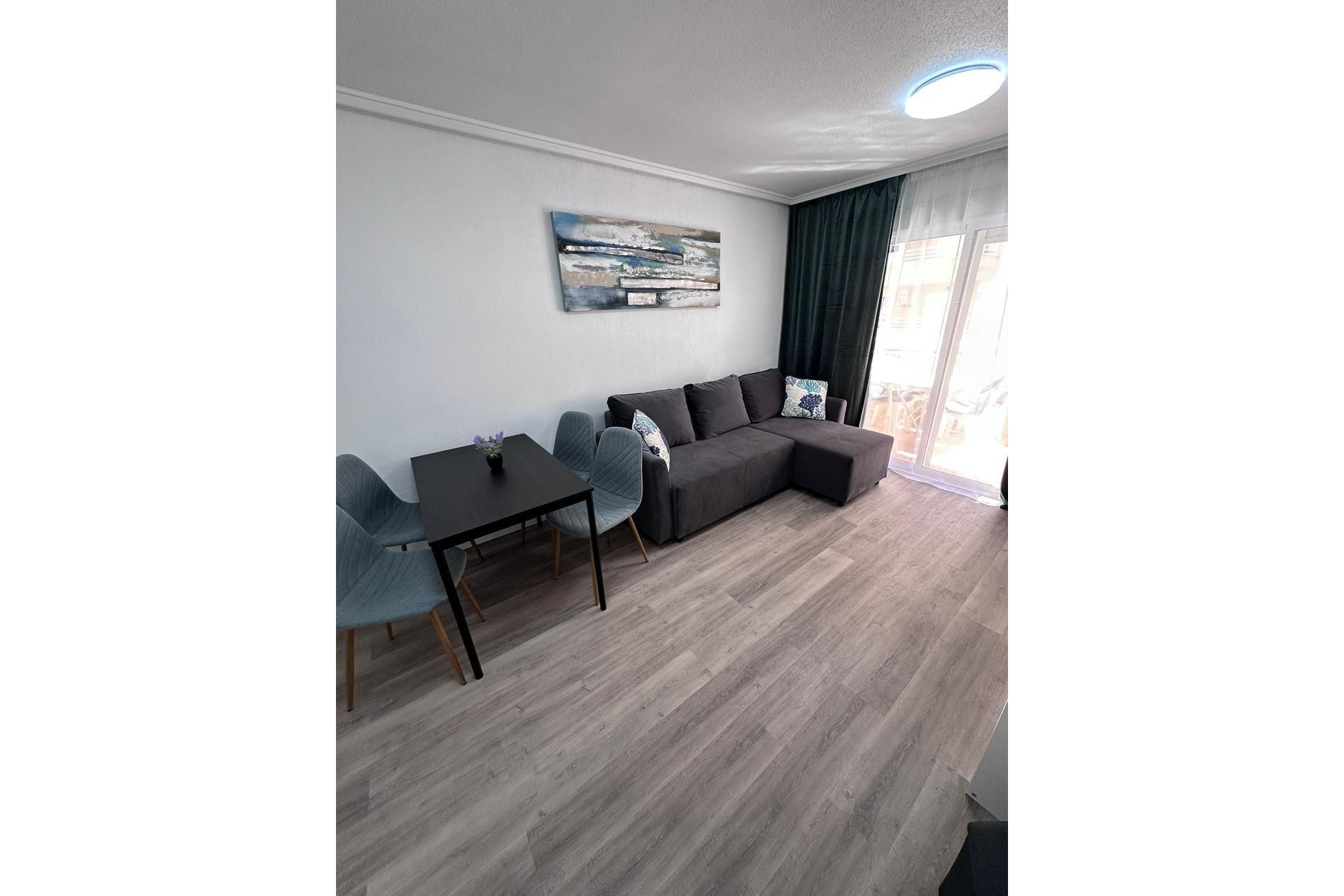 Återförsäljning - Apartment -
Torrevieja - Centro - Muelle Pesquero