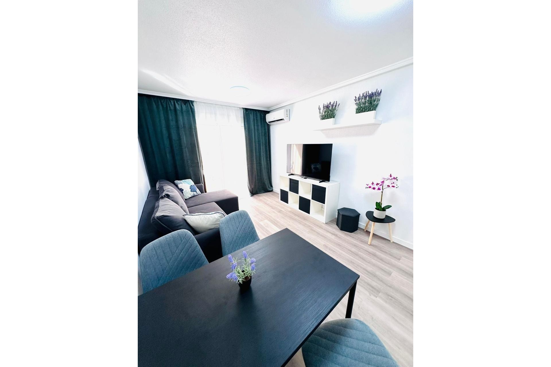 Återförsäljning - Apartment -
Torrevieja - Centro - Muelle Pesquero