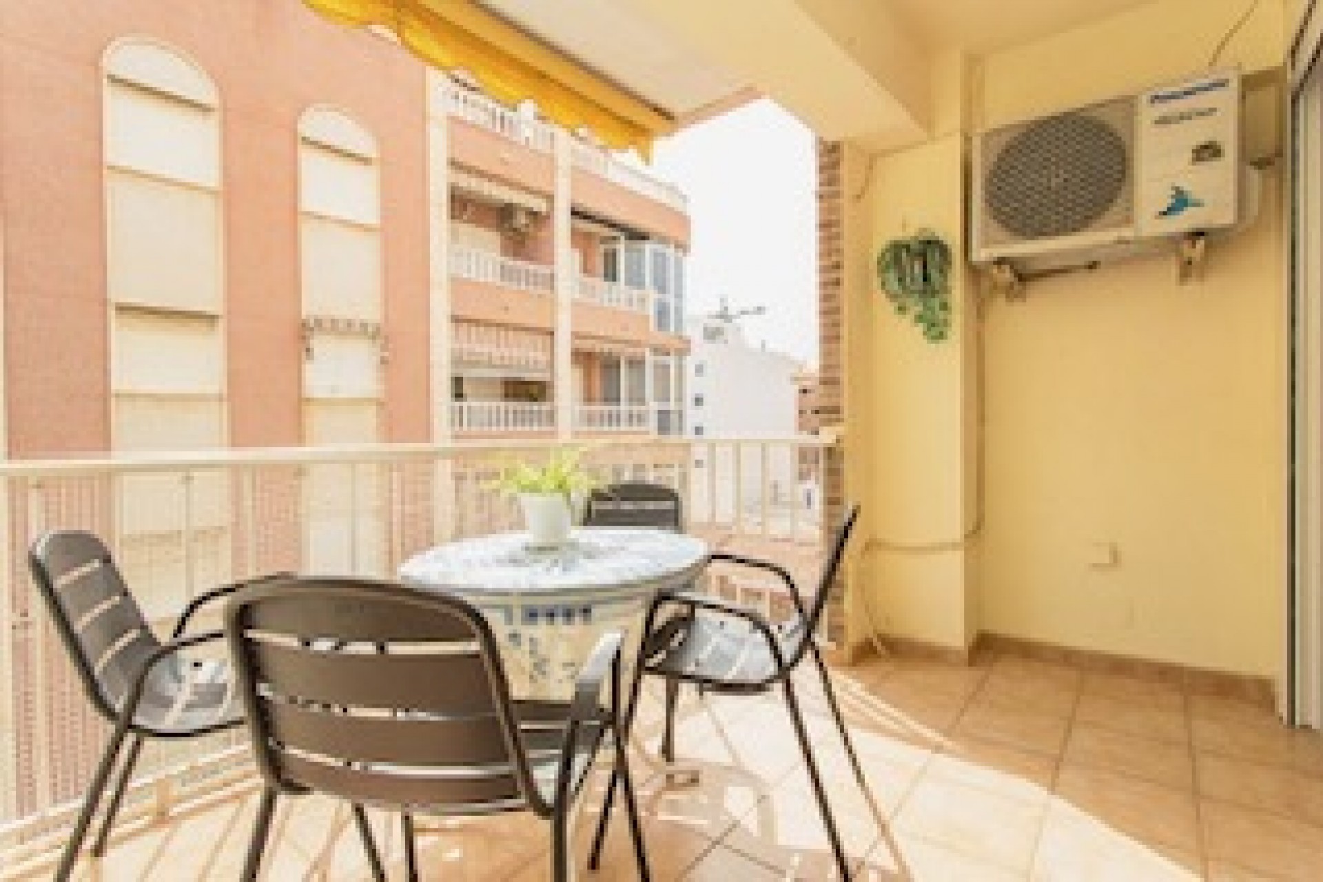 Återförsäljning - Apartment -
Torrevieja - Centro-Muelle Pesquero