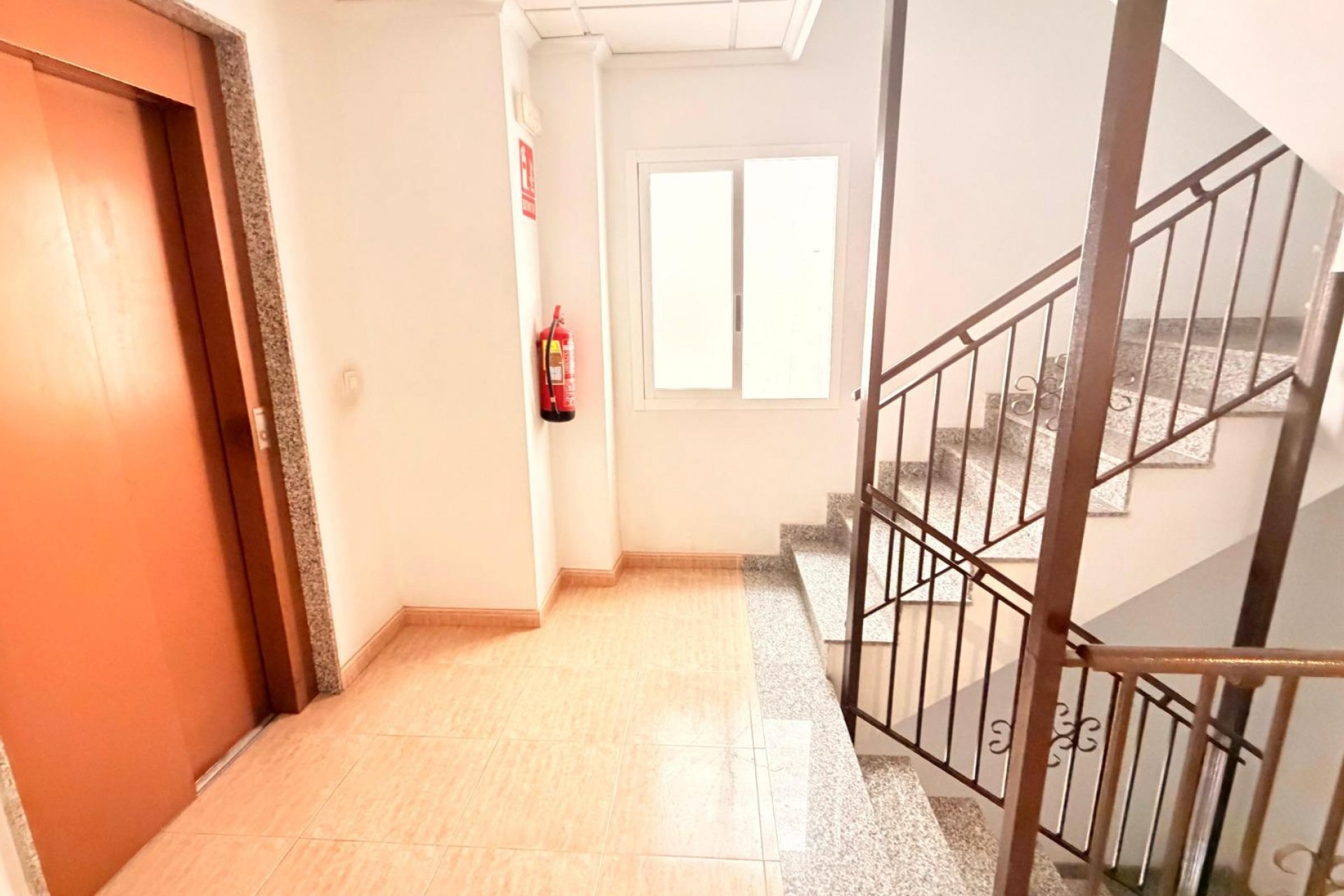 Återförsäljning - Apartment -
Torrevieja - Centro - Muelle Pesquero