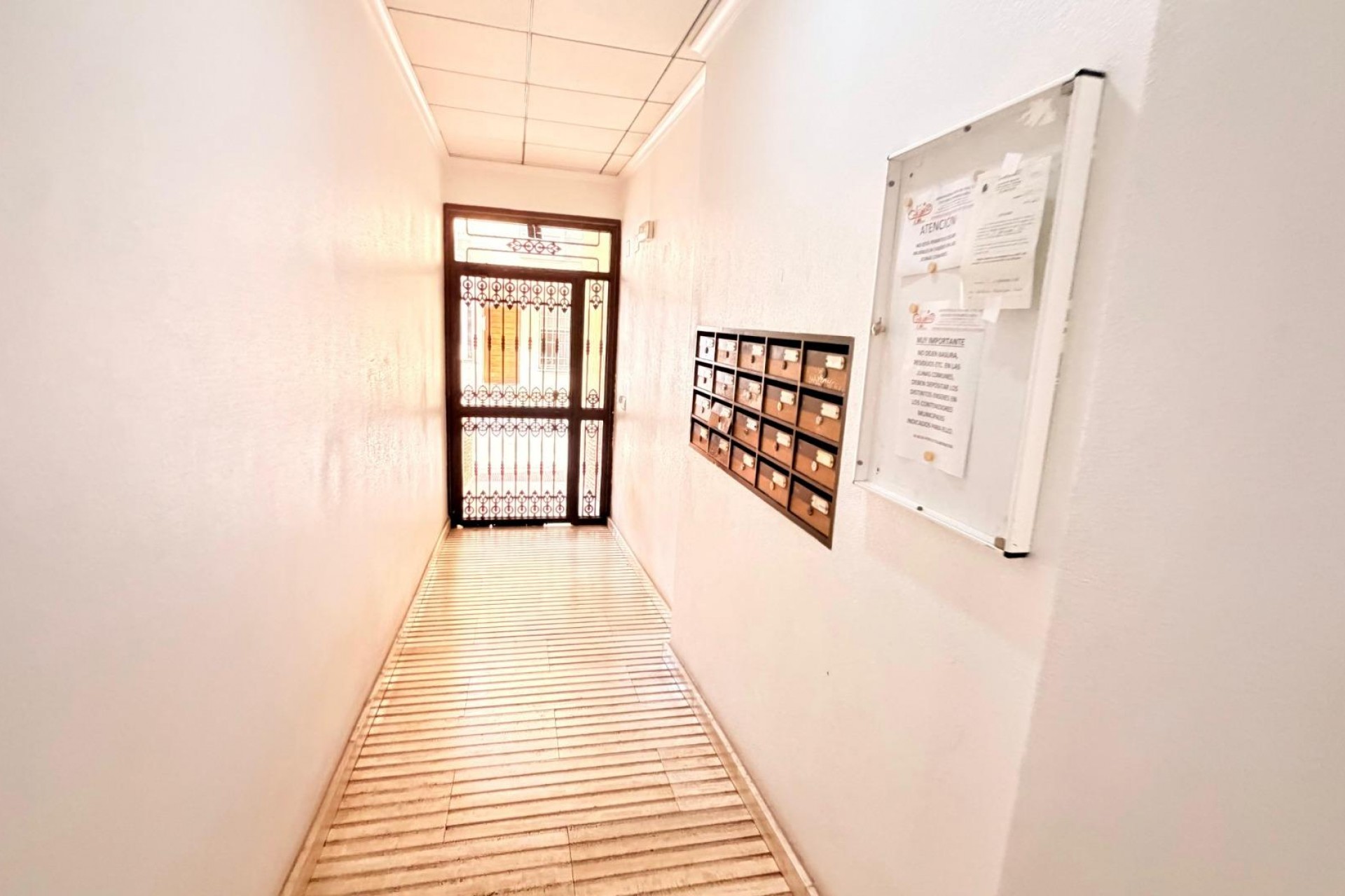 Återförsäljning - Apartment -
Torrevieja - Centro - Muelle Pesquero
