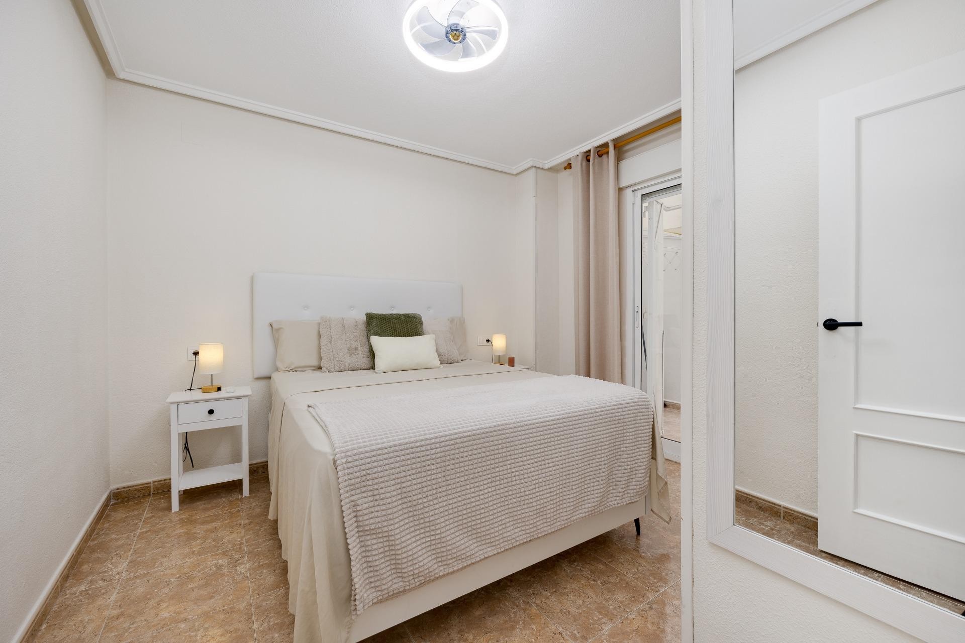 Återförsäljning - Apartment -
Torrevieja - Centro
