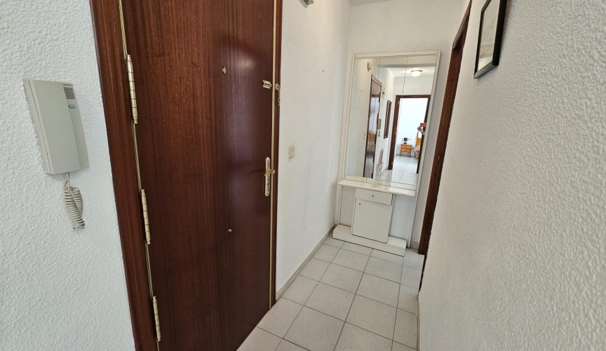 Återförsäljning - Apartment -
Torrevieja - Centro