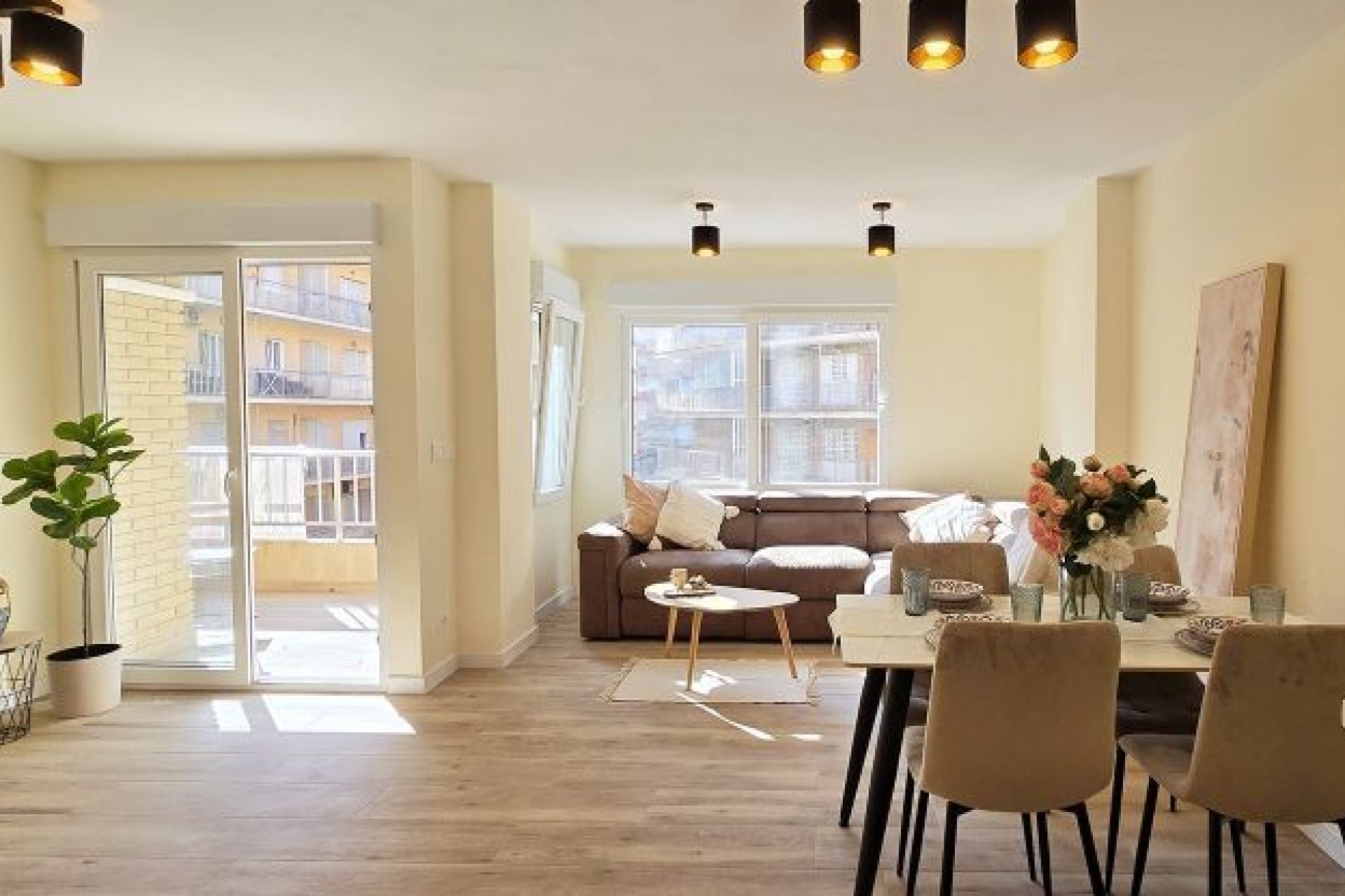 Återförsäljning - Apartment -
Torrevieja - Centro