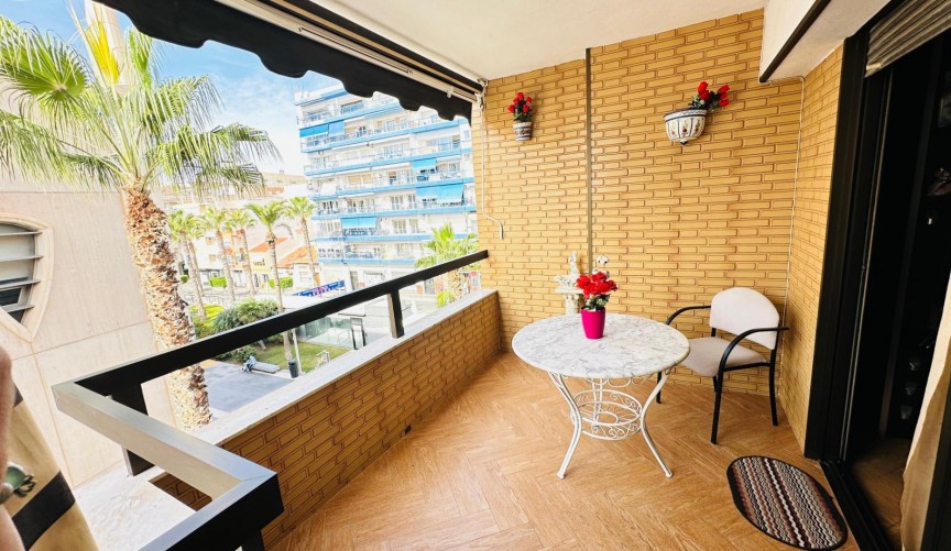 Återförsäljning - Apartment -
Torrevieja - Centro