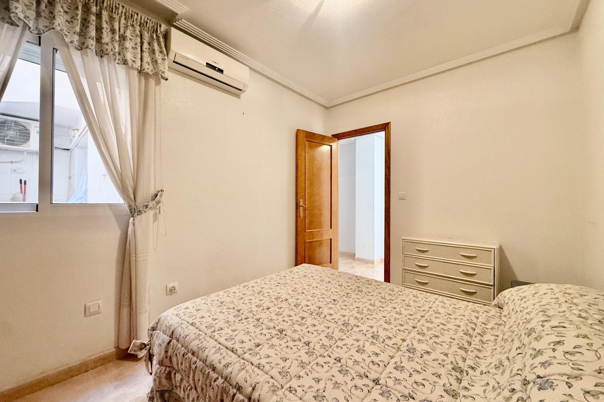 Återförsäljning - Apartment -
Torrevieja - Centro