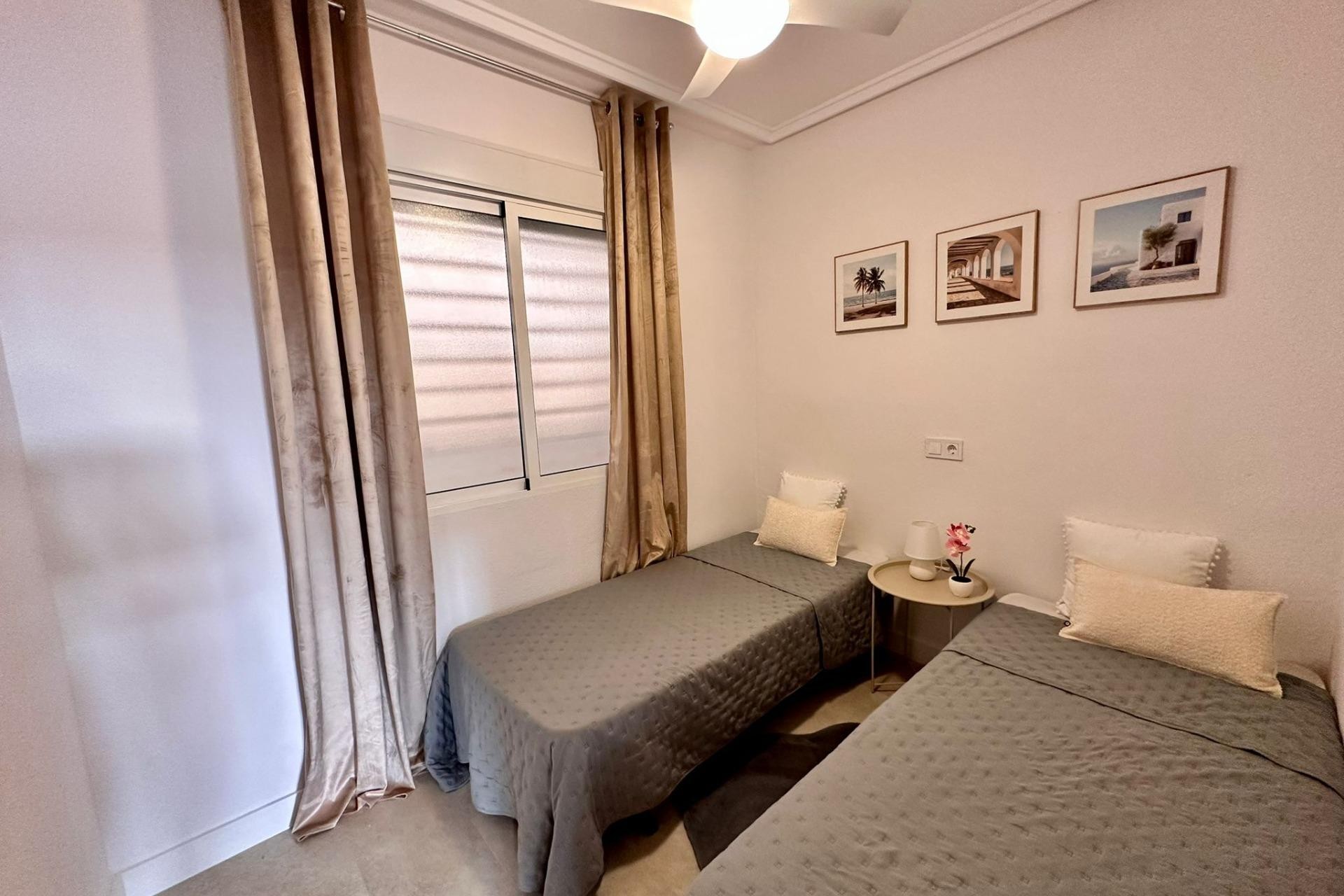 Återförsäljning - Apartment -
Torrevieja - Centro