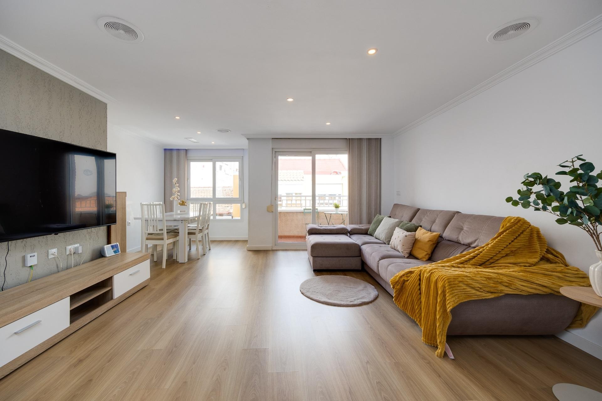 Återförsäljning - Apartment -
Torrevieja - Centro