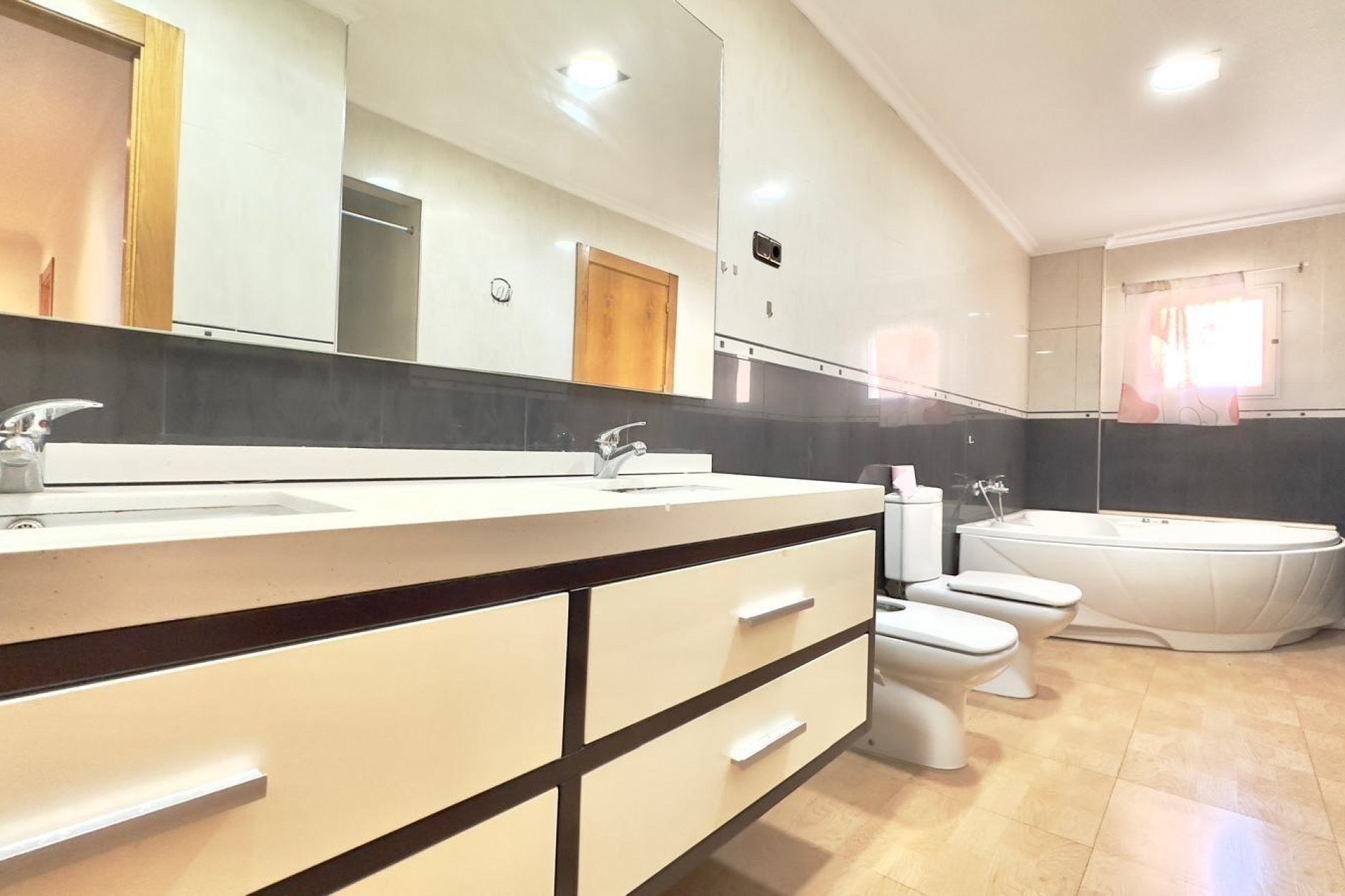 Återförsäljning - Apartment -
Torrevieja - Centro