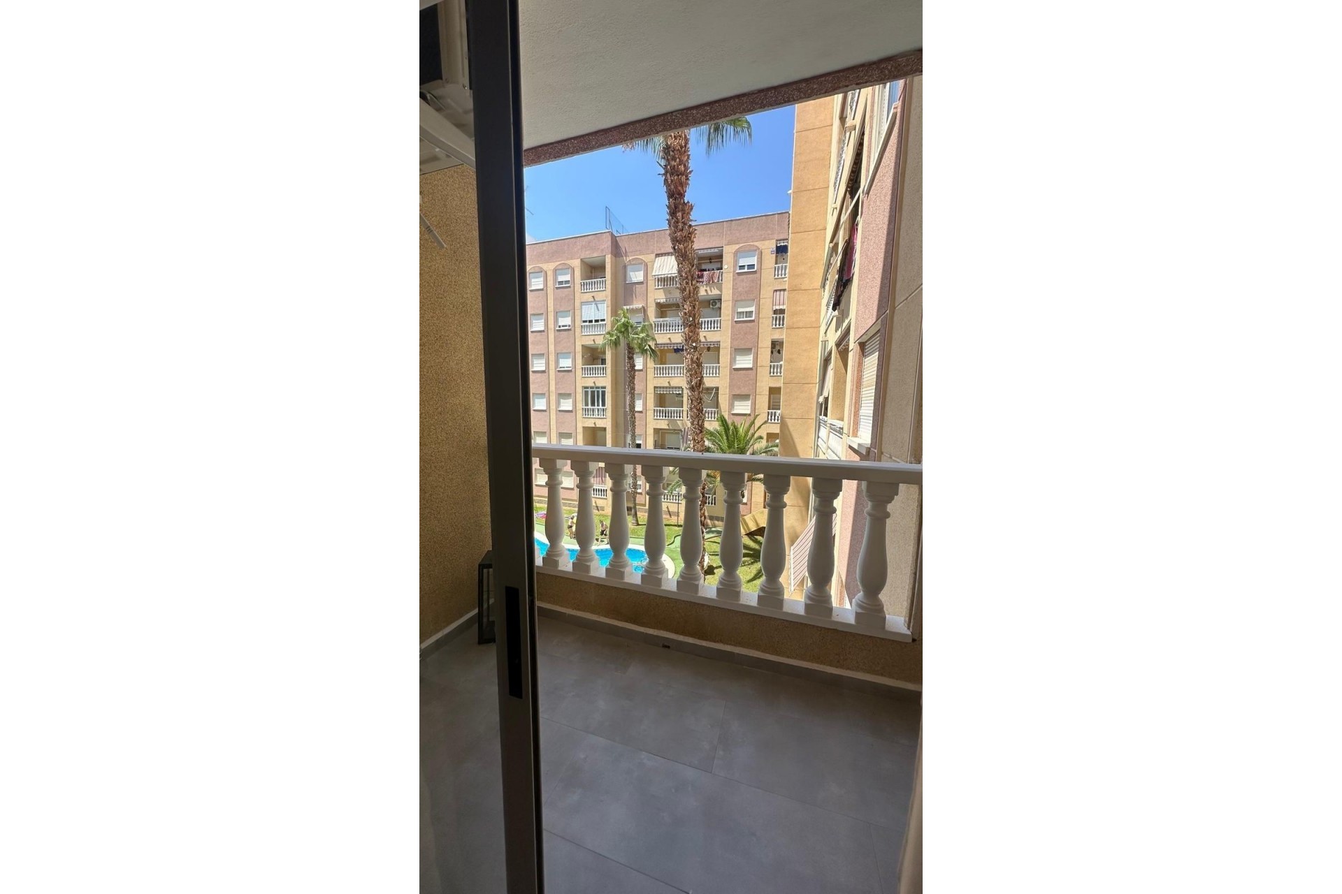 Återförsäljning - Apartment -
Torrevieja - Centro