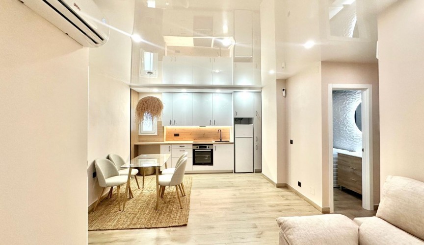 Återförsäljning - Apartment -
Torrevieja - Centro