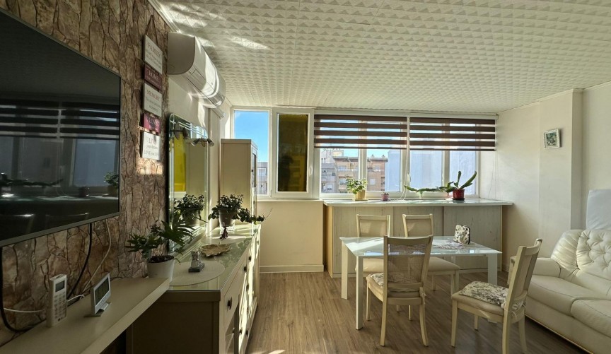 Återförsäljning - Apartment -
Torrevieja - Centro