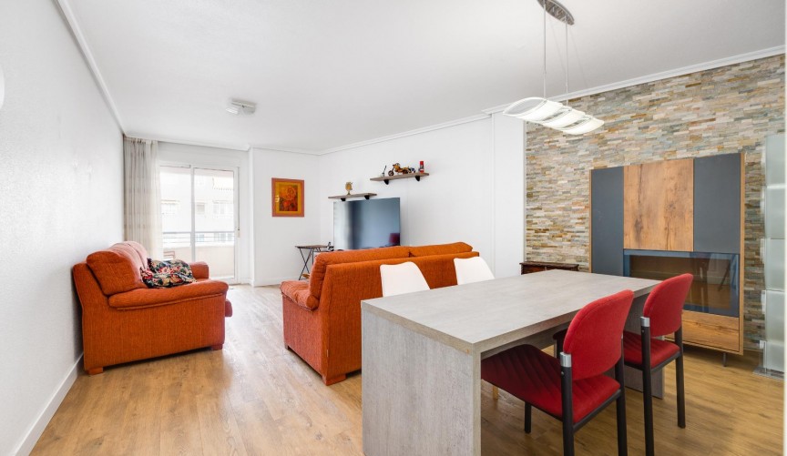 Återförsäljning - Apartment -
Torrevieja - Centro