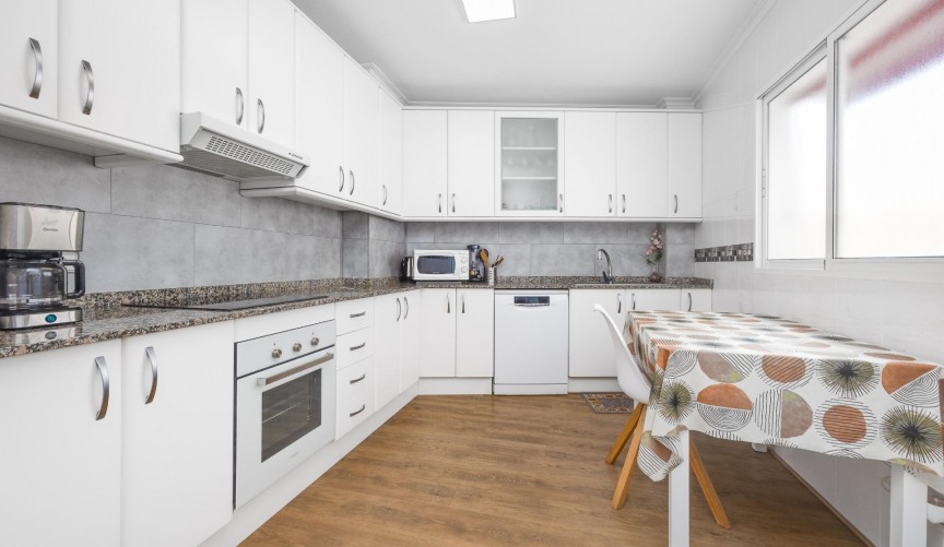 Återförsäljning - Apartment -
Torrevieja - Centro