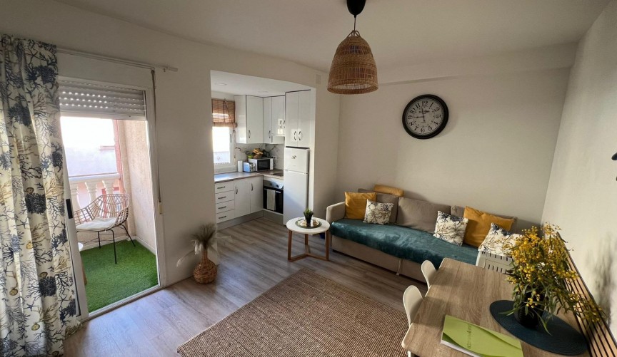 Återförsäljning - Apartment -
Torrevieja - Centro