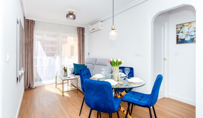 Återförsäljning - Apartment -
Torrevieja - Centro