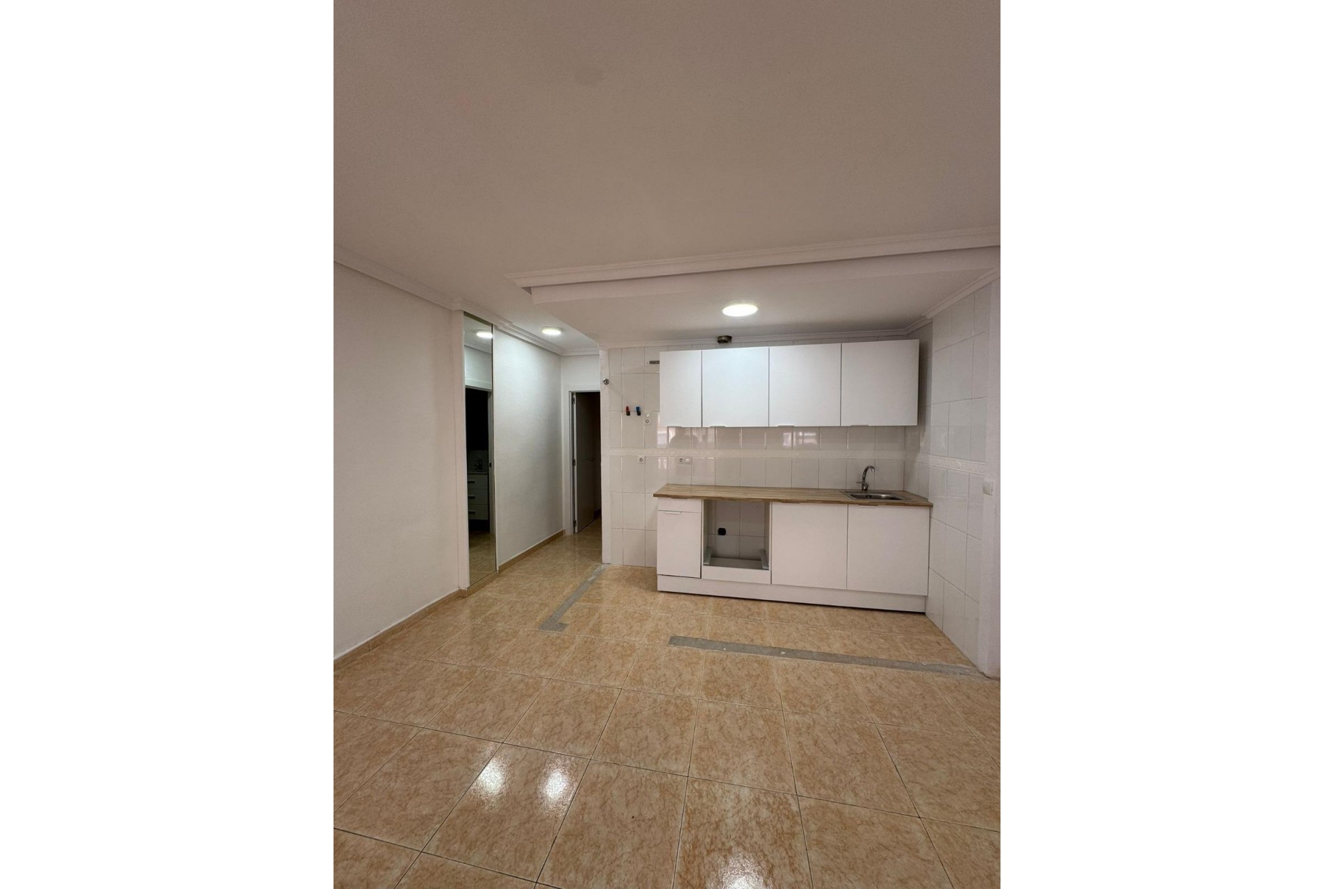 Återförsäljning - Apartment -
Torrevieja - Centro