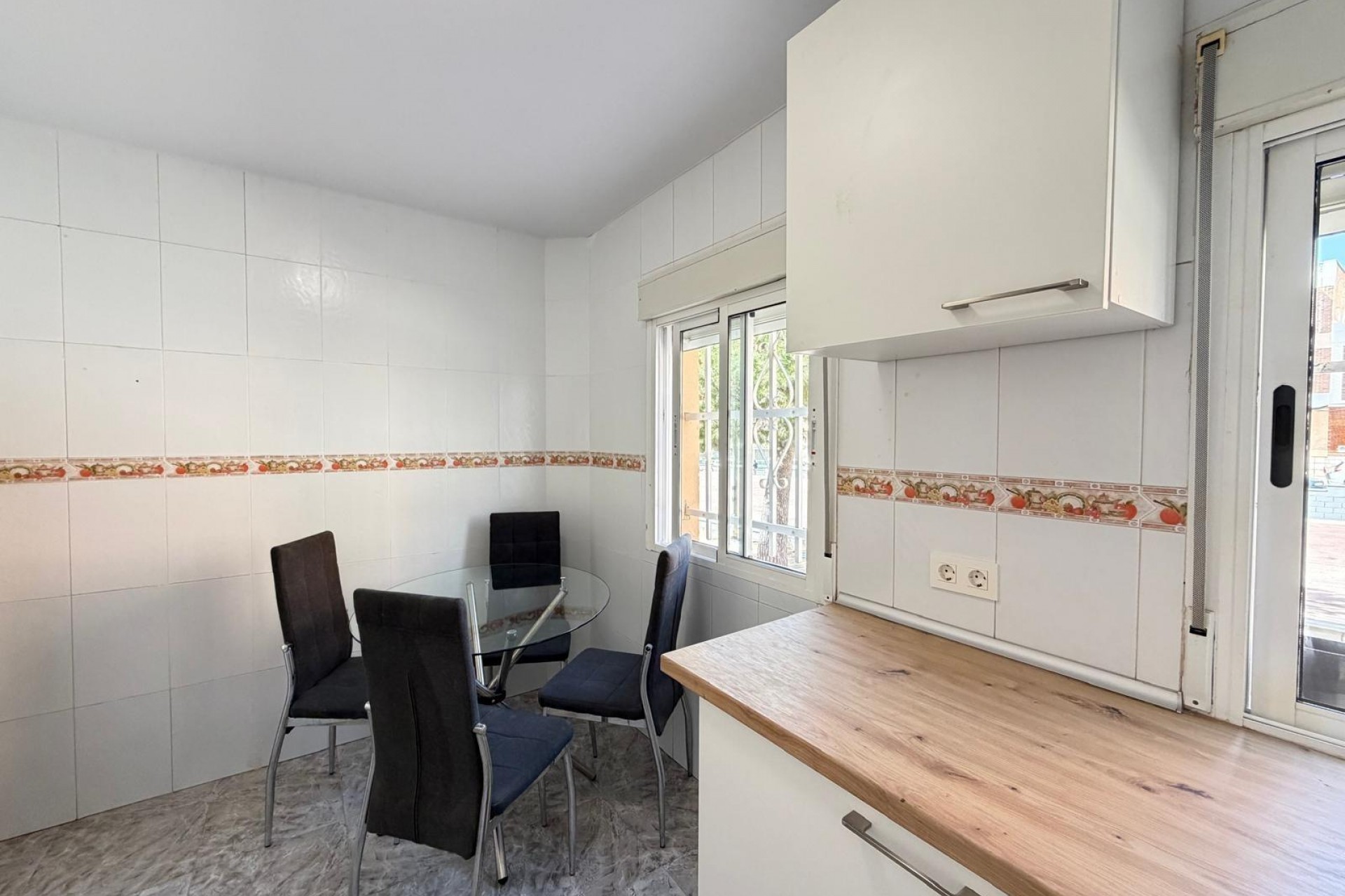 Återförsäljning - Apartment -
Torrevieja - Centro