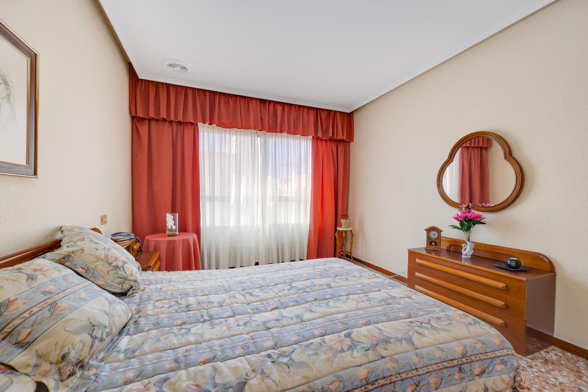 Återförsäljning - Apartment -
Torrevieja - Centro