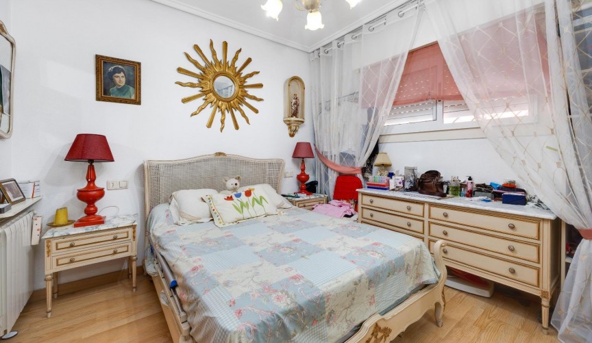 Återförsäljning - Apartment -
Torrevieja - Centro