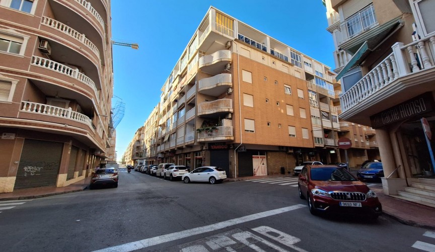 Återförsäljning - Apartment -
Torrevieja - Centro