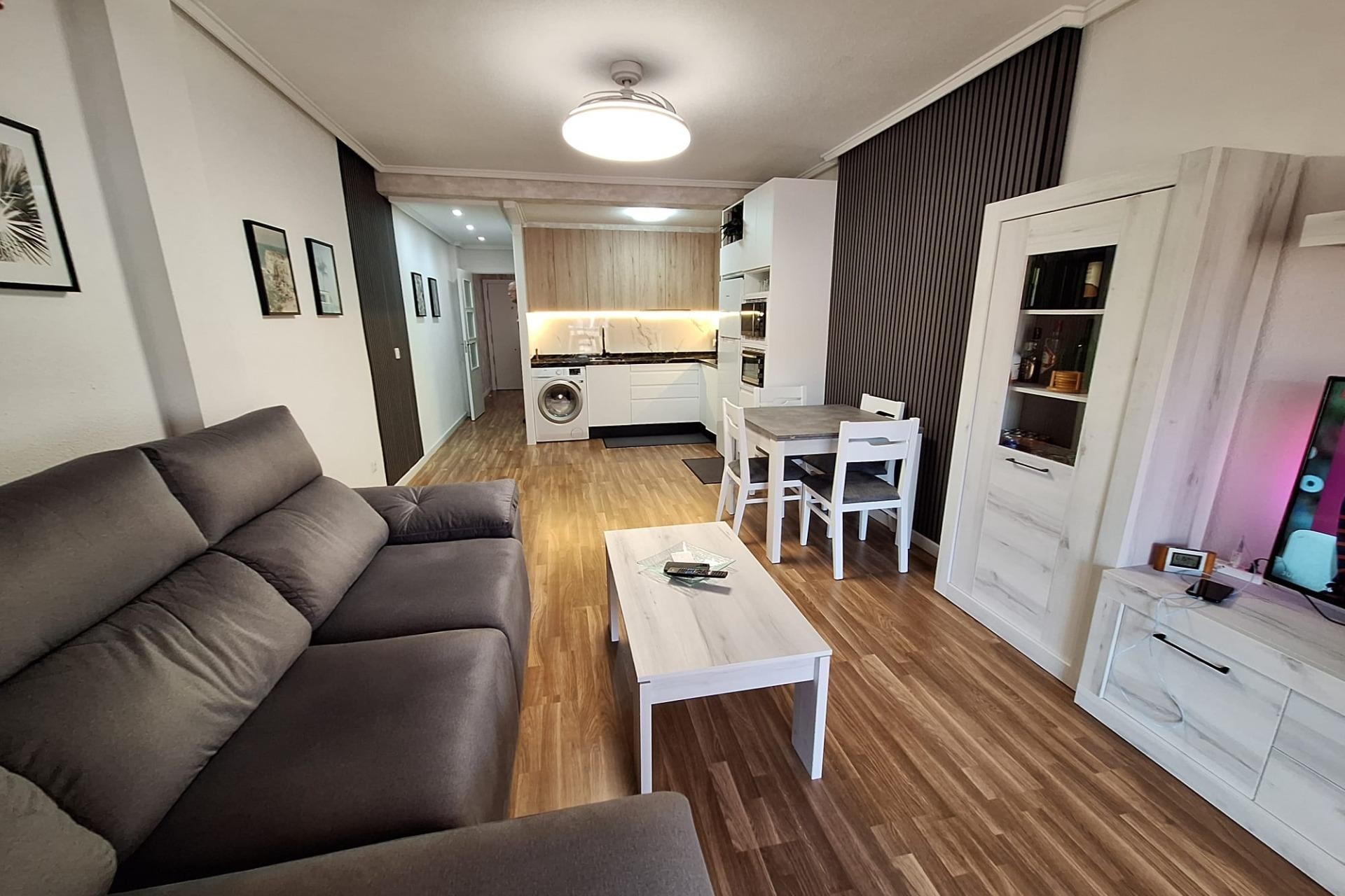 Återförsäljning - Apartment -
Torrevieja - Centro