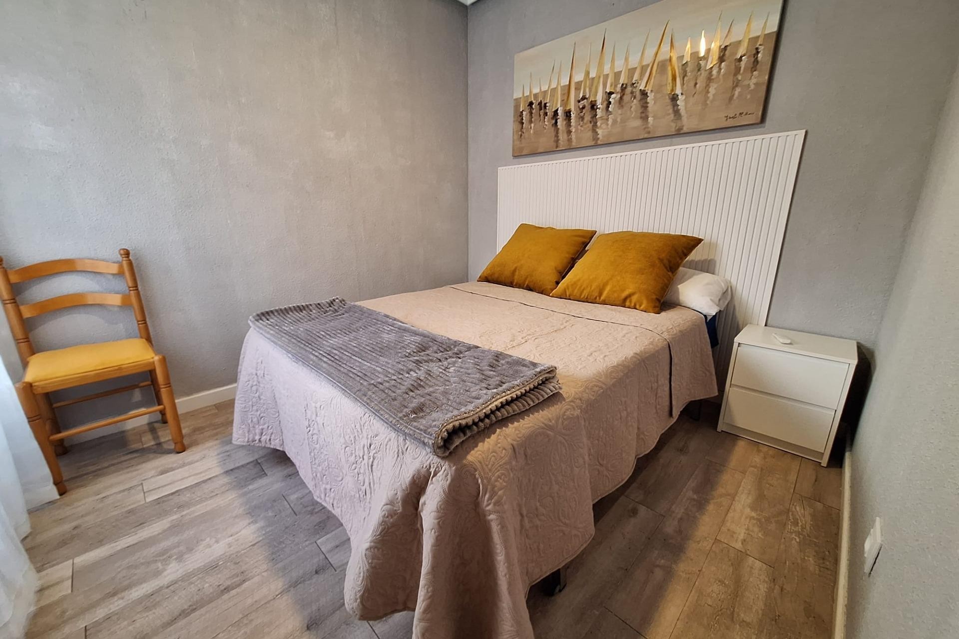 Återförsäljning - Apartment -
Torrevieja - Centro