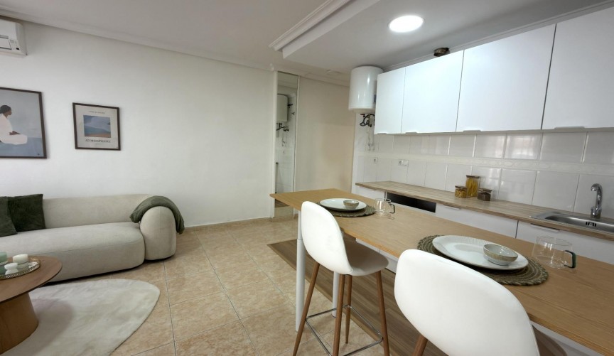 Återförsäljning - Apartment -
Torrevieja - Centro