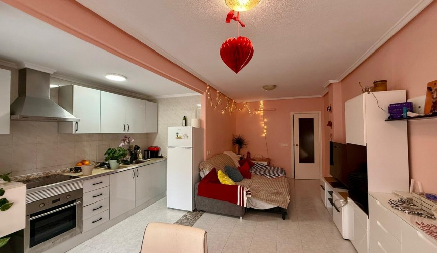Återförsäljning - Apartment -
Torrevieja - Centro