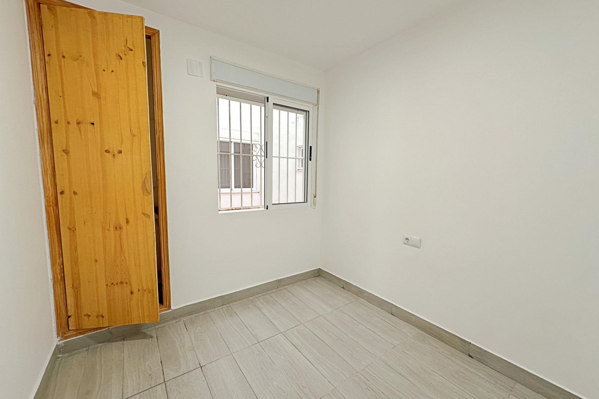 Återförsäljning - Apartment -
Torrevieja - Centro
