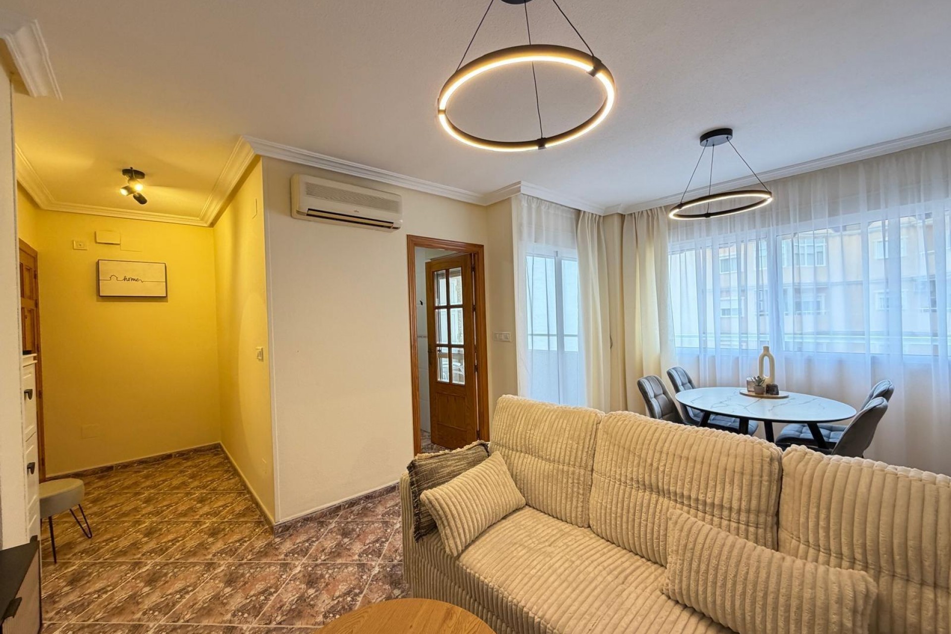 Återförsäljning - Apartment -
Torrevieja - Centro