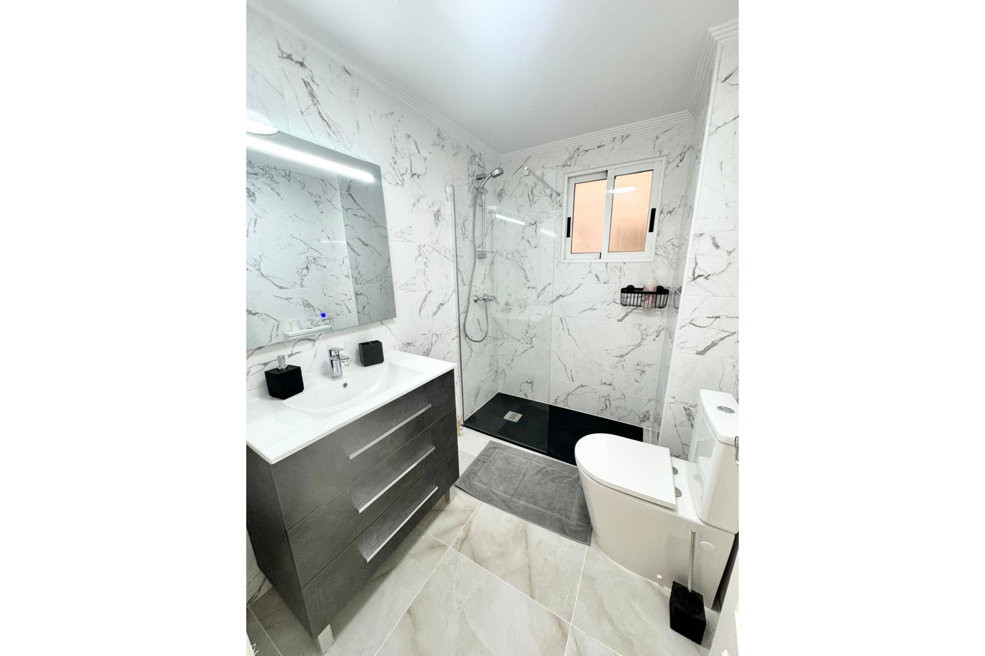 Återförsäljning - Apartment -
Torrevieja - Centro