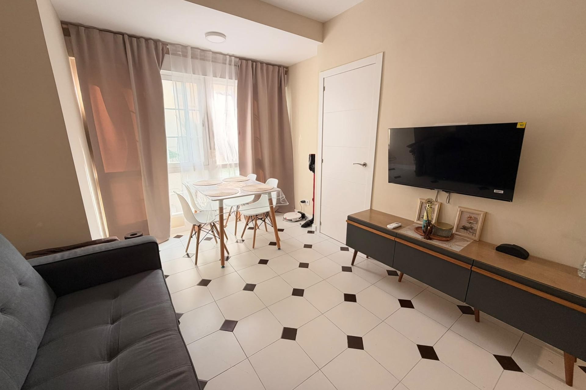 Återförsäljning - Apartment -
Torrevieja - Centro