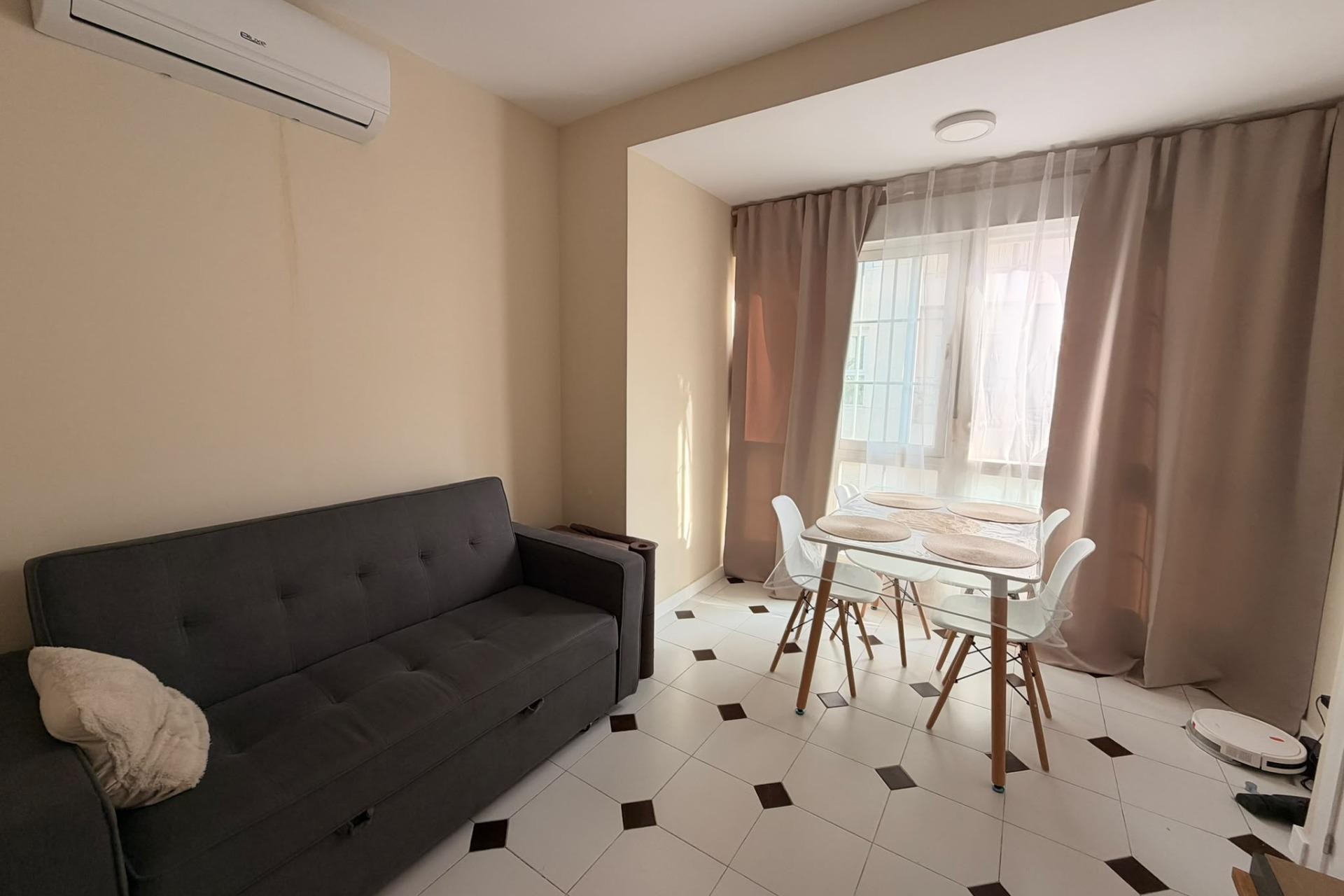 Återförsäljning - Apartment -
Torrevieja - Centro