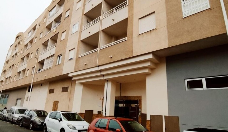 Återförsäljning - Apartment -
Torrevieja - CORTES VALENCIANAS