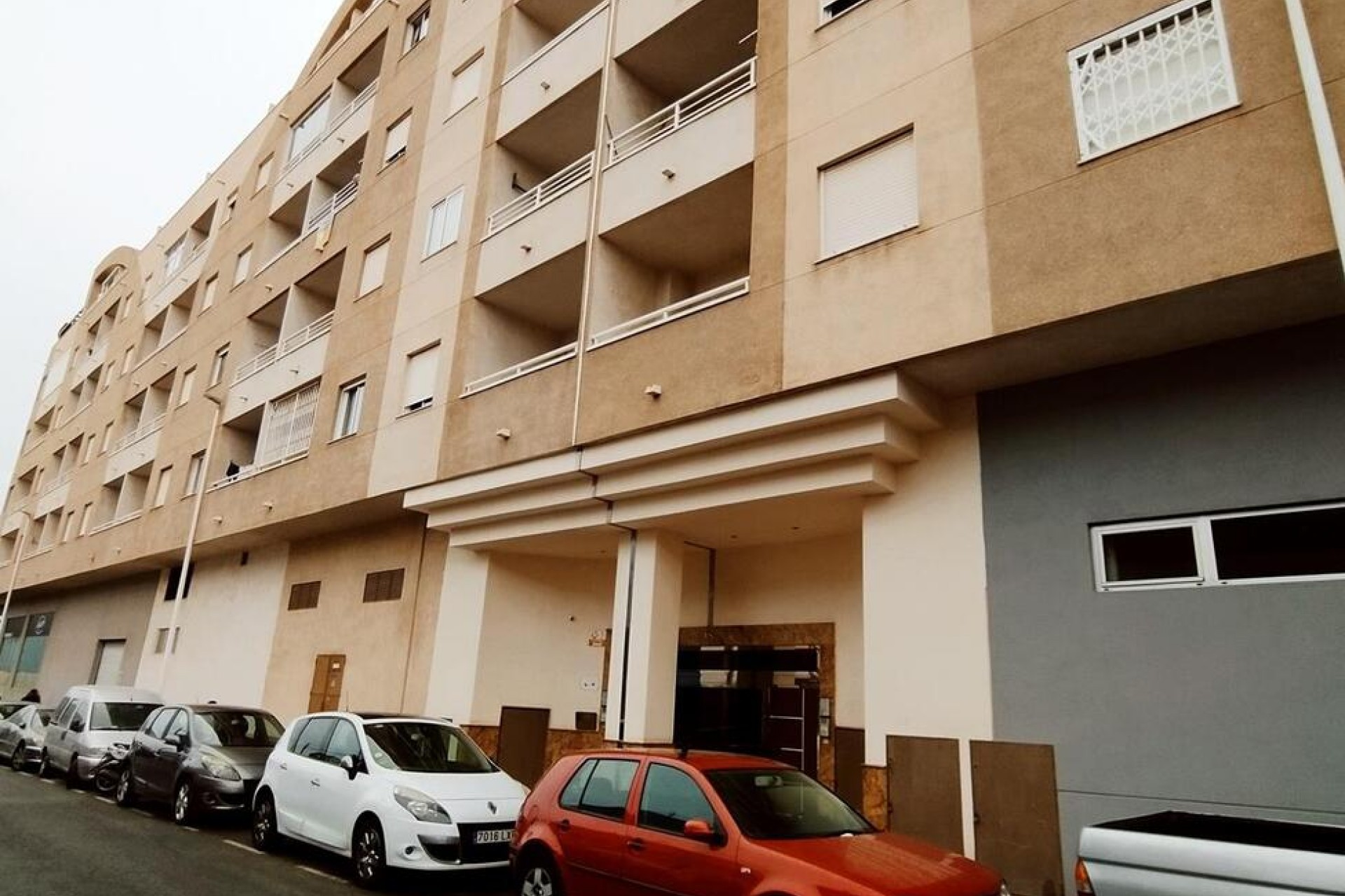 Återförsäljning - Apartment -
Torrevieja - CORTES VALENCIANAS